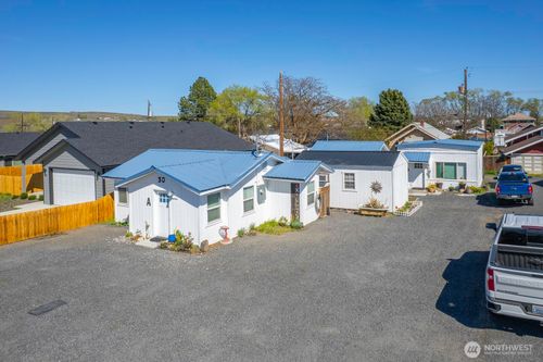30-30 Cherry St S, Soap Lake, WA, 98851-5901 | Card Image