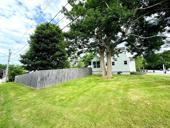 88 Baldwin St, House other with 3 bedrooms, 2 bathrooms and 4 parking in Fall River MA | Image 4