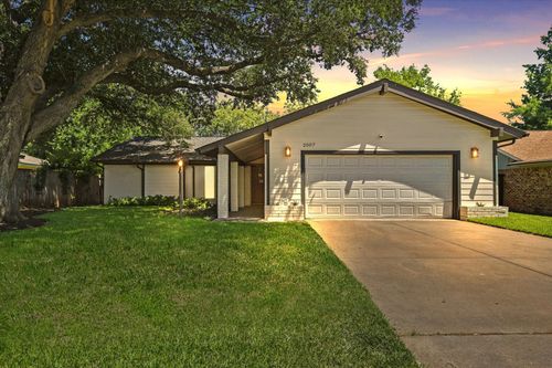 2007 Elmridge Dr, Arlington, TX, 76012-2213 | Card Image