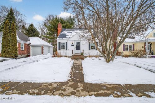 11 Crescent Dr, Albany, NY, 12208-1207 | Card Image