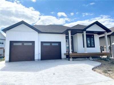 151 Westlinks Dr, House other with 4 bedrooms, 3 bathrooms and 4 parking in Port Elgin ON | Image 1