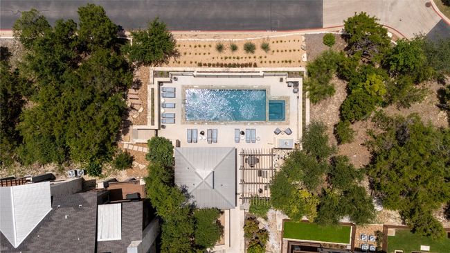 Aerial view of a pool | Image 36