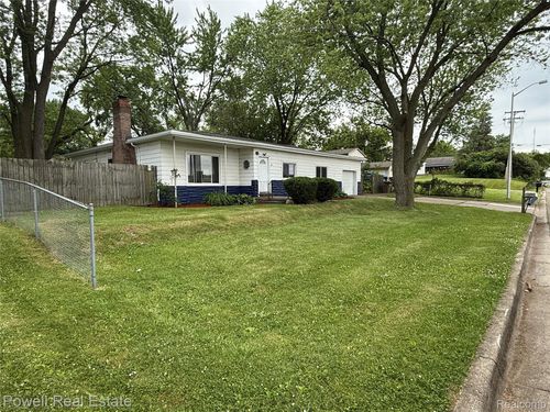 300 Lehigh Ave, Pontiac, MI, 48340-1941 | Card Image