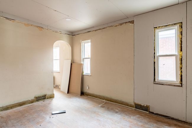 17550 Ohio St, House other with 3 bedrooms, 2 bathrooms and null parking in Detroit MI | Image 9