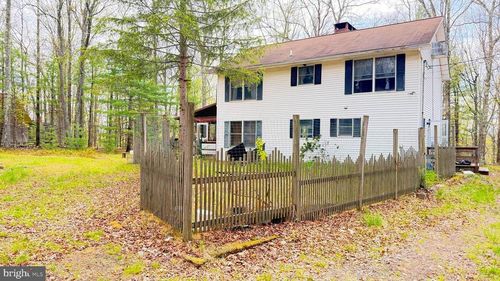 121 Ledgewood Dr, Hawley, PA, 18428 | Card Image