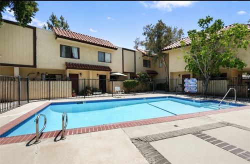 13540 Hubbard St, Sylmar, CA, 91342-4434 | Card Image