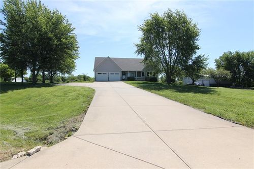 23305 Hickory Ct, Spring Hill, KS, 66083-6104 | Card Image