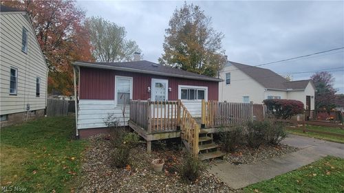 1292 Stratford St, Barberton, OH, 44203-7473 | Card Image