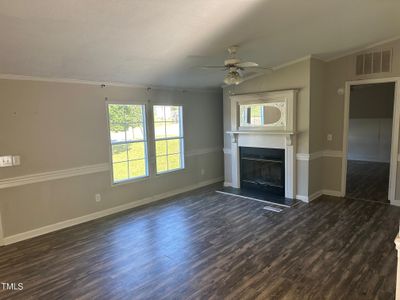 121 Woodbridge - living room | Image 2