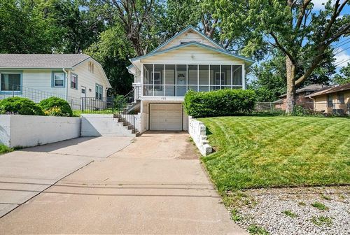 522 E Walnut St, Independence, MO, 64050-4019 | Card Image