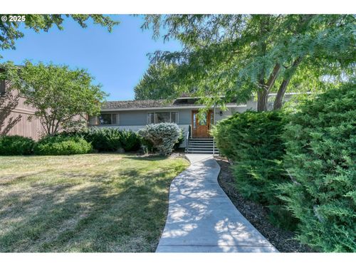 416 Nw 21st St, Pendleton, OR, 97801-1168 | Card Image