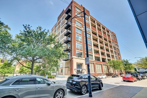 unit-204-320 E 21st St, Chicago, IL, 60616-4977 | Card Image