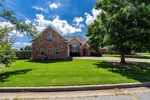 2370 Montclair Ave, Siloam Springs, AR, 72761-5523 | Card Image