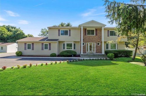 2 Vanderbilt Pkwy, Dix Hills, NY, 11746-5814 | Card Image