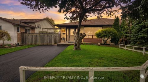 3164 Gwendale Cres, Mississauga, ON, L5A3B4 | Card Image