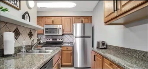 b101-7625 E Camelback Rd, Scottsdale, AZ, 85251-2105 | Card Image
