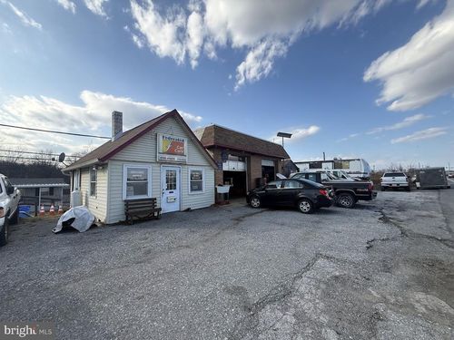 109 Old York Rd, NEW CUMBERLAND, PA, 17070-2485 | Card Image