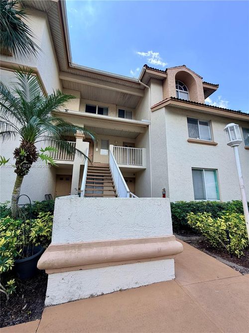 19216-19216 Glenmoor Dr, West Palm Beach, FL, 33409-2788 | Card Image