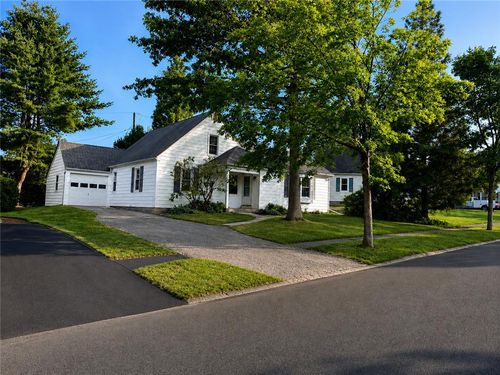 974 Juniper Rd, Hellertown, PA, 18055-1921 | Card Image