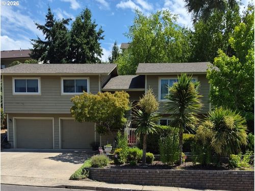 1343 Vallejo Dr, Roseburg, OR, 97471-6153 | Card Image