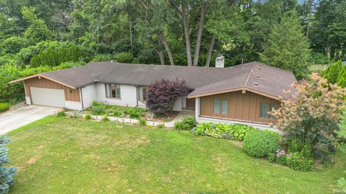 20700 S Gatehouse Dr, South Bend, IN, 46637-1323 | Card Image