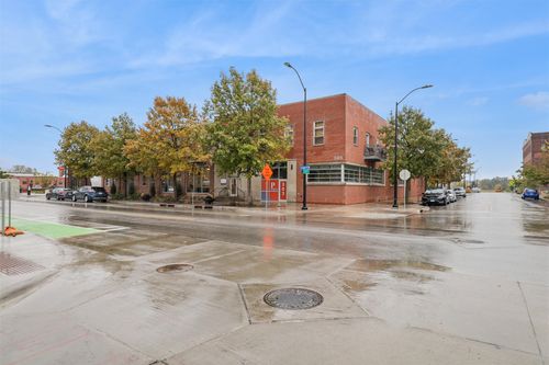 207-301 E Court Ave, Des Moines, IA, 50309-2008 | Card Image