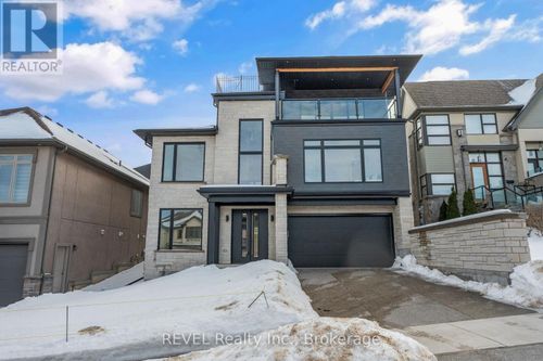 13 Kenmir Avenue, Niagara-on-the-Lake (St. Davids), ON, L0S1J0 | Card Image
