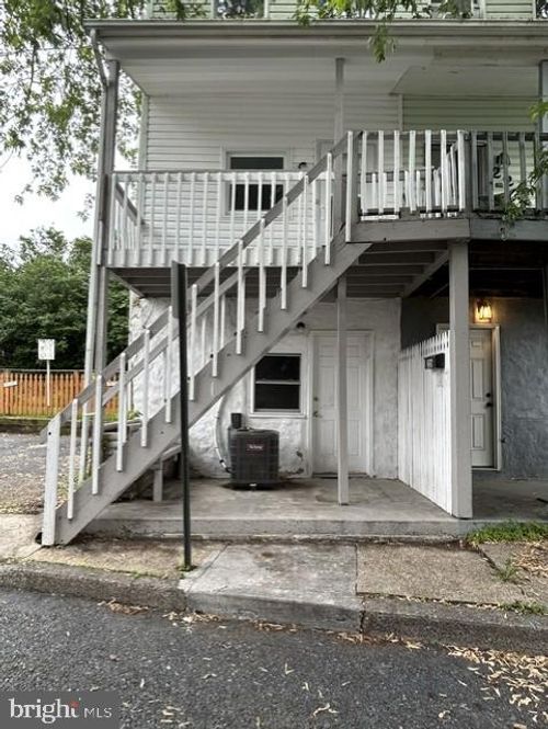 226 Mulberry St, STEELTON, PA, 17113-2337 | Card Image