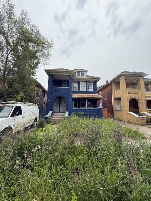 2979 W Grand St, Detroit, MI, 48238-2711 | Card Image