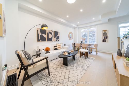 51 Routliffe Lane, North York, ON, M2N0A5 | Card Image