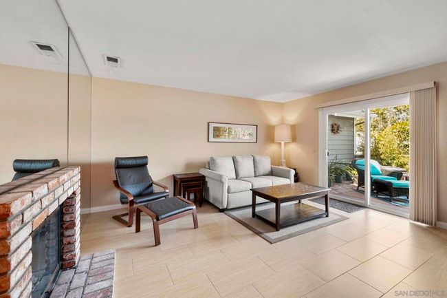 677 Summer View Cir, Townhouse with 2 bedrooms, 3 bathrooms and 2 parking in Encinitas CA | Image 14