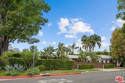 5051 Noble Ave, Sherman Oaks, CA, 91403-1350 | Card Image