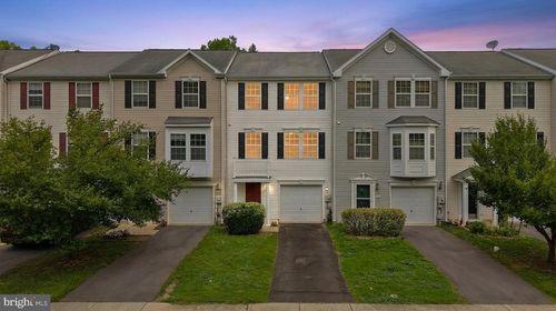 185 Scarboro Dr, BUNKER HILL, WV, 25413-3659 | Card Image