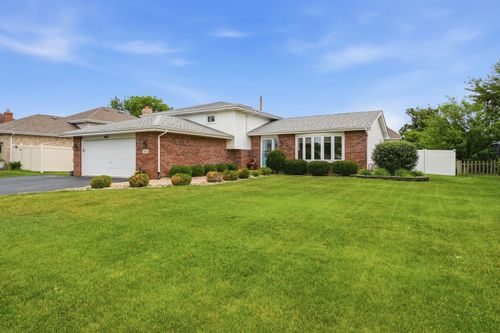772 Wellington Pkwy, New Lenox, IL, 60451-9549 | Card Image