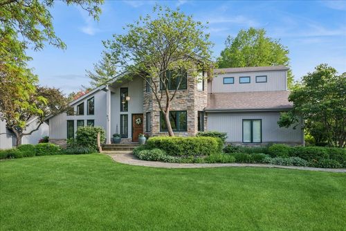 500 Parkview Pl, Burr Ridge, IL, 60527-8358 | Card Image