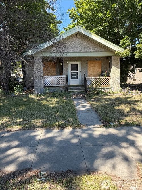 212 Ash St S, Omak, WA, 98841-9261 | Card Image