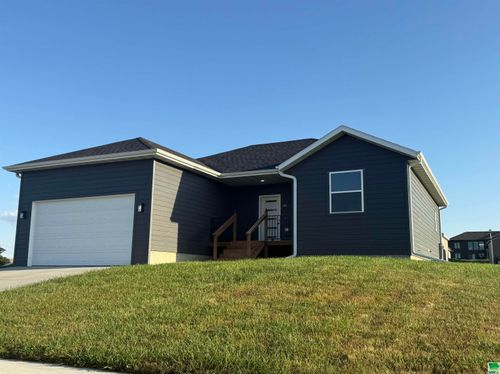 540 Davis Blvd, Akron, IA, 51001-8909 | Card Image