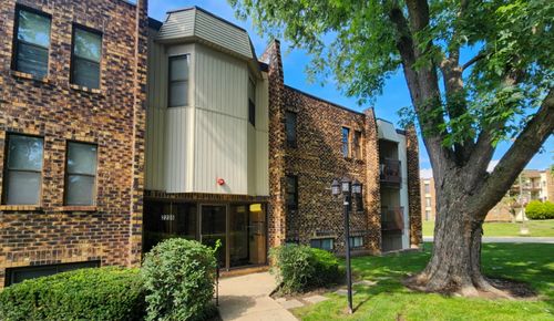 apt-22-2208 Country Club Dr, Woodridge, IL, 60517-3007 | Card Image