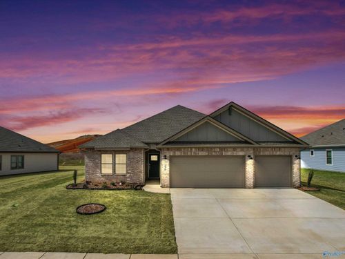 130 Stockholm Ln, Huntsville, AL, 35811-8168 | Card Image