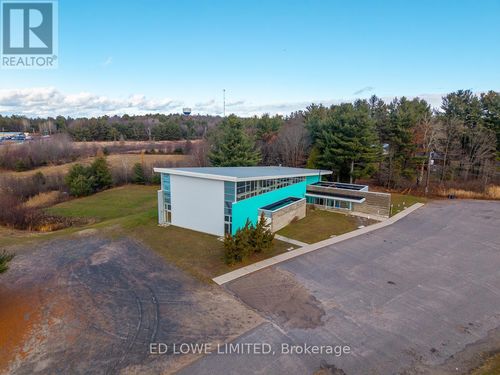 36 Smith Cres, Parry Sound, ON, P2A0C5 | Card Image