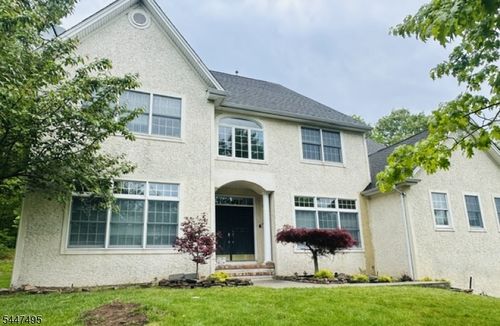 8 Pring Ct, West Orange, NJ, 07052-2173 | Card Image