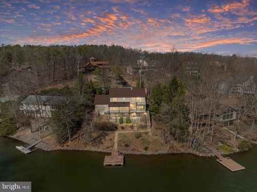 1025 Lakeview Dr, CROSS JUNCTION, VA, 22625-2514 | Card Image