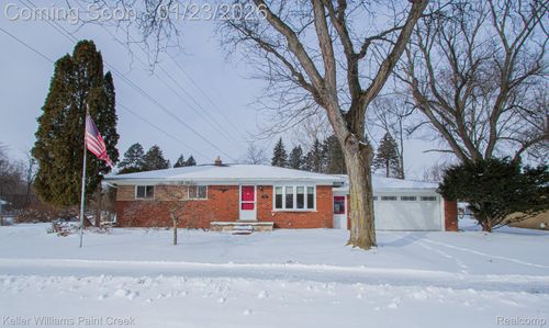 5617 Westfalen Dr, Shelby Twp, MI, 48317-1372 | Card Image