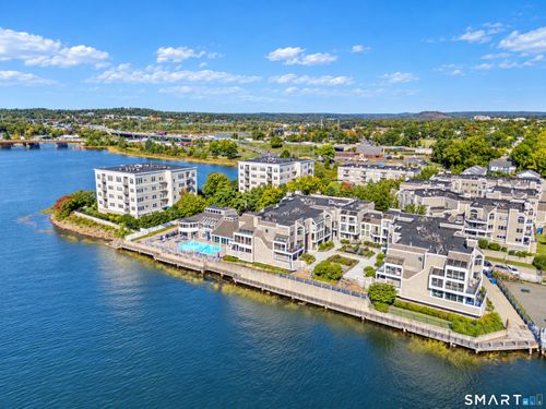 68-68 Harbour Close, New Haven, CT, 06519-2836 | Card Image