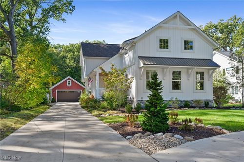 526 Vineland Rd, Bay Village, OH, 44140-2872 | Card Image