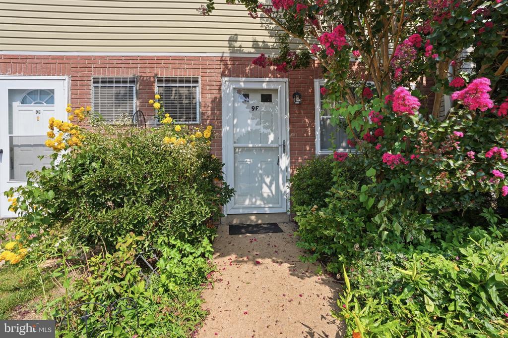 Residential in WILLOW GROVE 4