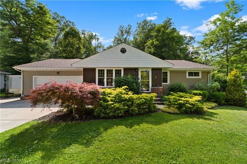 4348 Lansing Dr, North Olmsted, OH, 44070-2403 | Card Image