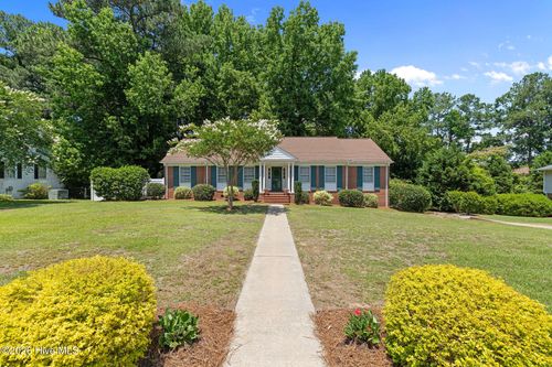 607 Gloucester Rd, Goldsboro, NC, 27534-1711 | Card Image