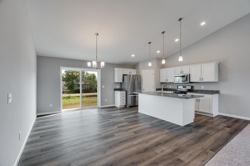 621 47th Ave Ne, Saint Cloud, MN, 56304-4663 | Card Image