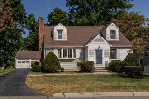 68 Figlar Avenue, Fairfield, CT, 06824 | Card Image